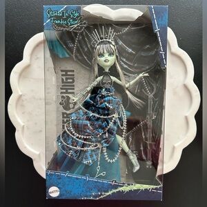 Monster High ~ Stitch In Style Frankie Stein Doll